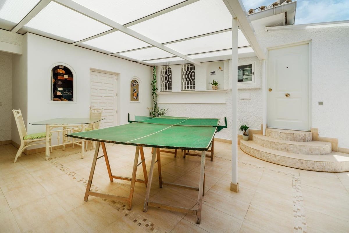 5 sypialnia Willa na sprzedaż w Estepona z basenem garażem - 2 400 000 € (Ref: 9628081)