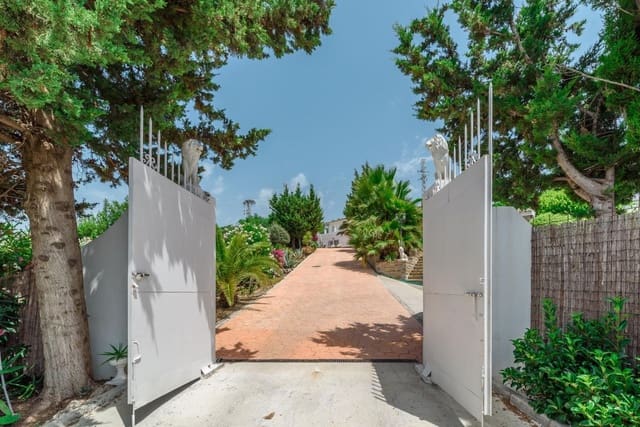 5 sovrum Villa till salu i Estepona med pool garage - 2 400 000 € (Ref: 9628081)