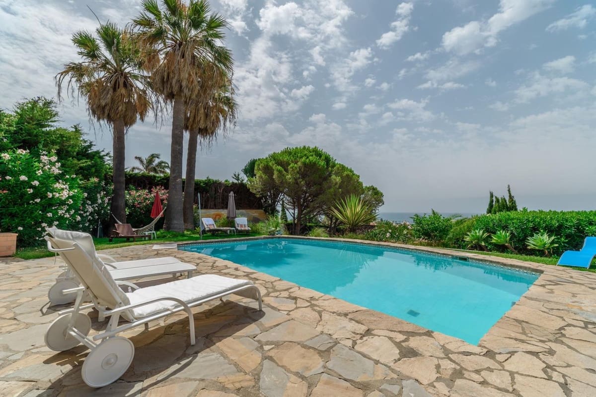 5 soverom Villa til salgs i Estepona med svømmebasseng garasje - € 2 400 000 (Ref: 9628081)