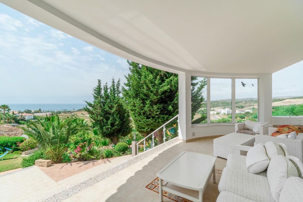 5 soverom Villa til salgs i Estepona med svømmebasseng garasje - € 2 400 000 (Ref: 9628081)