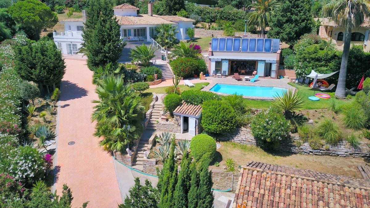 5 soverom Villa til salgs i Estepona med svømmebasseng garasje - € 2 400 000 (Ref: 9628081)