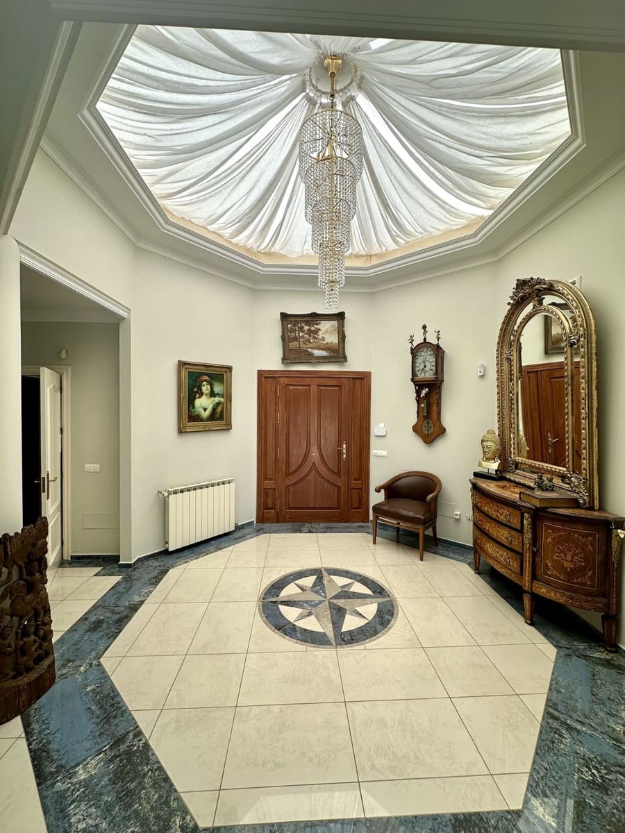 6 slaapkamer Villa te koop in Marbella met zwembad garage - € 2.290.000 (Ref: 9628082)