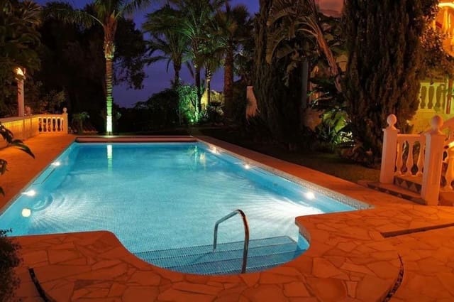 6 chambre Villa/Maison à vendre à Hacienda Las Chapas, Marbella avec piscine garage - 2 290 000 € (Ref: 9628082)