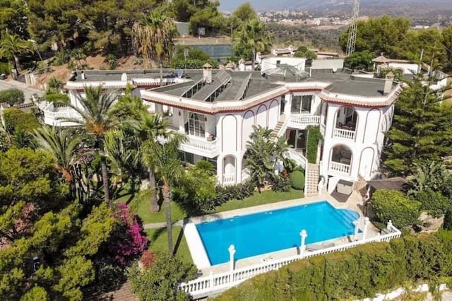 6 chambre Villa/Maison à vendre à Hacienda Las Chapas, Marbella avec piscine garage - 2 290 000 € (Ref: 9628082)