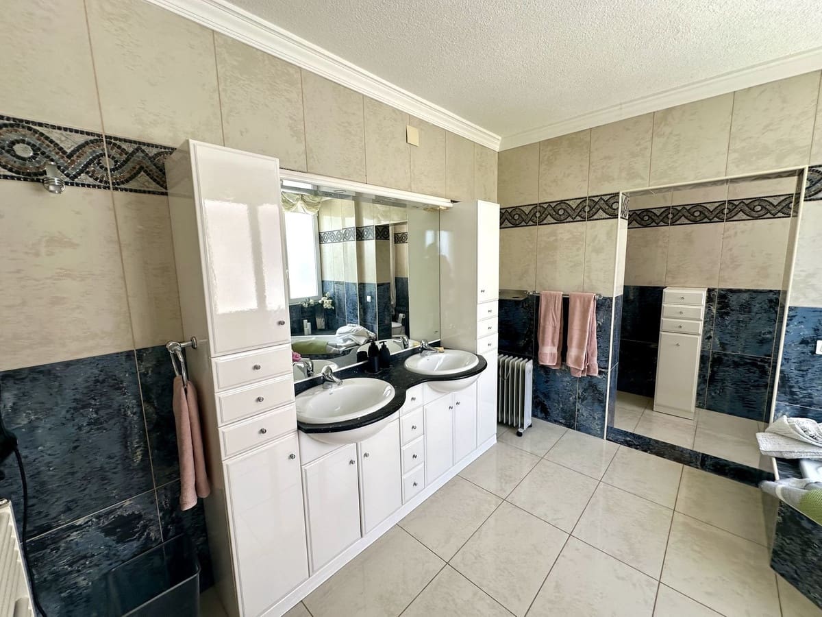 6 slaapkamer Villa te koop in Marbella met zwembad garage - € 2.290.000 (Ref: 9628082)