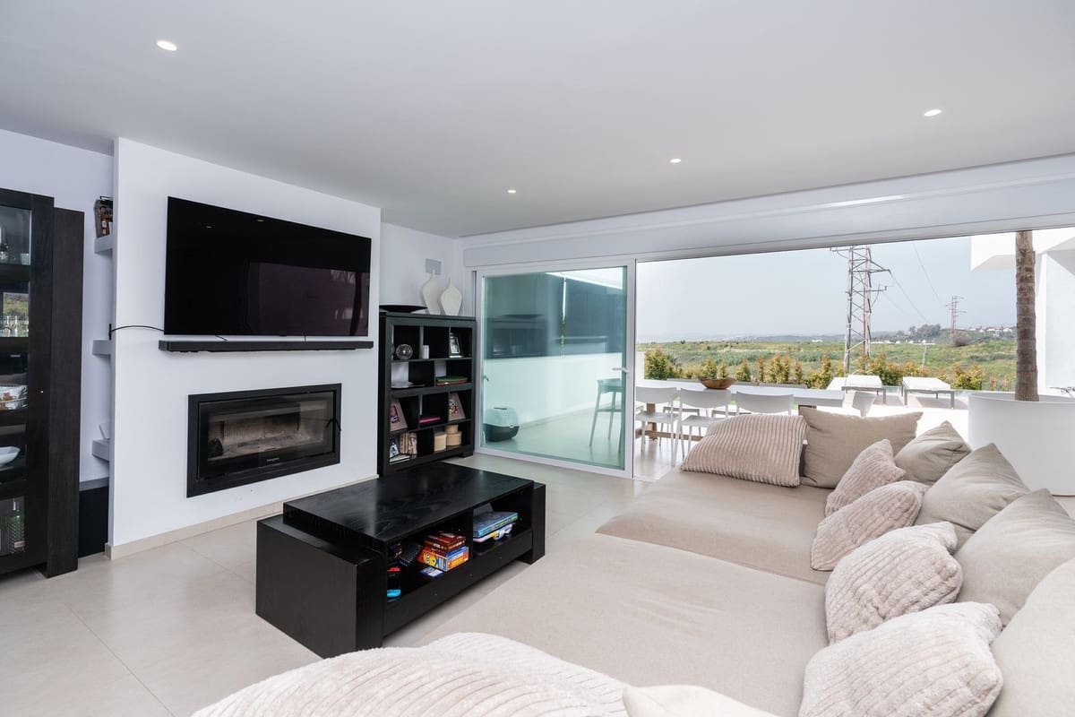 3 slaapkamer Villa te koop in Estepona met zwembad garage - € 2.200.000 (Ref: 9628083)