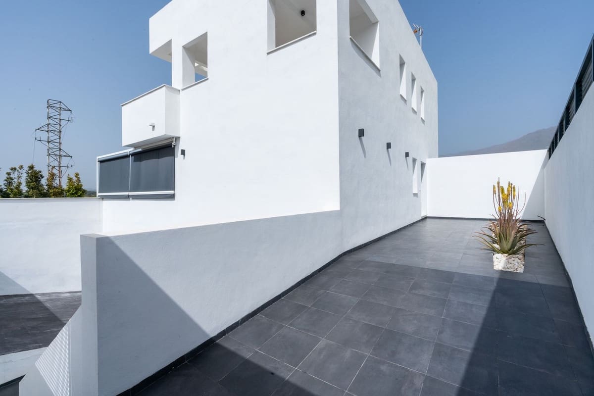 3 sypialnia Willa na sprzedaż w Estepona z basenem garażem - 2 200 000 € (Ref: 9628083)