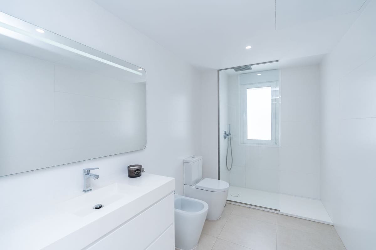 3 sypialnia Willa na sprzedaż w Estepona z basenem garażem - 2 200 000 € (Ref: 9628083)
