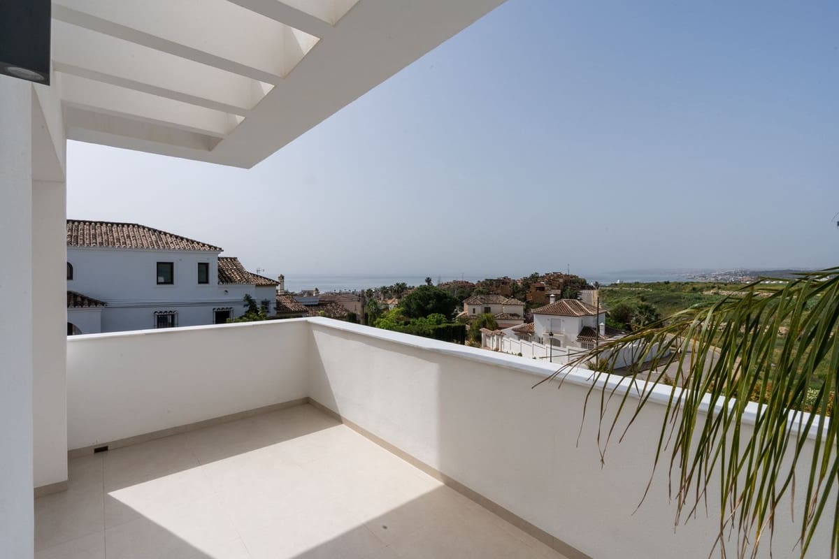 3 sypialnia Willa na sprzedaż w Estepona z basenem garażem - 2 200 000 € (Ref: 9628083)