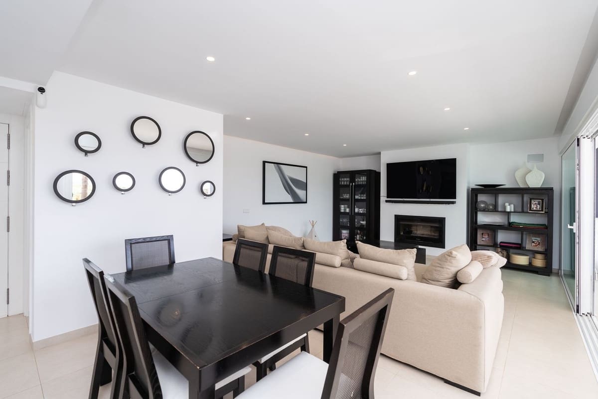 3 sypialnia Willa na sprzedaż w Estepona z basenem garażem - 2 200 000 € (Ref: 9628083)