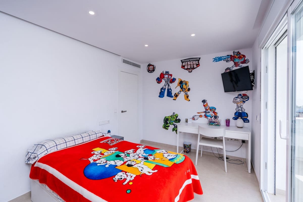 3 sypialnia Willa na sprzedaż w Estepona z basenem garażem - 2 200 000 € (Ref: 9628083)