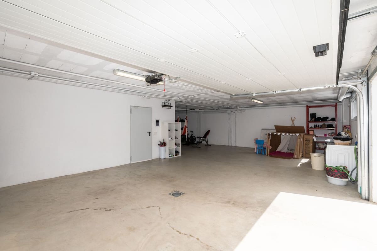 3 sypialnia Willa na sprzedaż w Estepona z basenem garażem - 2 200 000 € (Ref: 9628083)