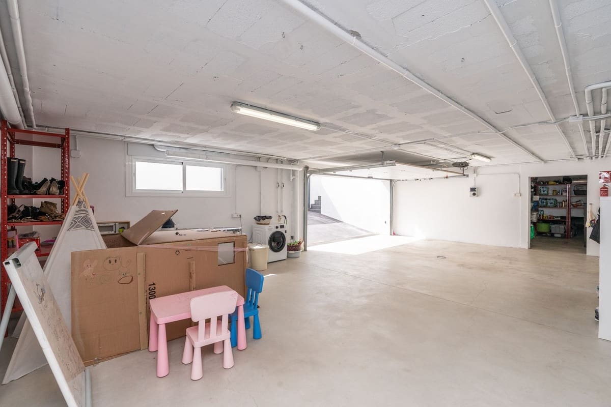 3 sypialnia Willa na sprzedaż w Estepona z basenem garażem - 2 200 000 € (Ref: 9628083)