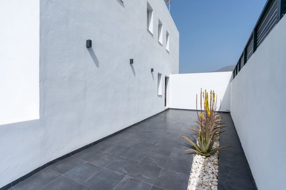 3 sypialnia Willa na sprzedaż w Estepona z basenem garażem - 2 200 000 € (Ref: 9628083)