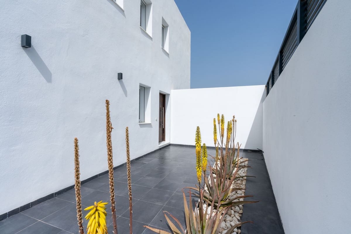 3 sypialnia Willa na sprzedaż w Estepona z basenem garażem - 2 200 000 € (Ref: 9628083)