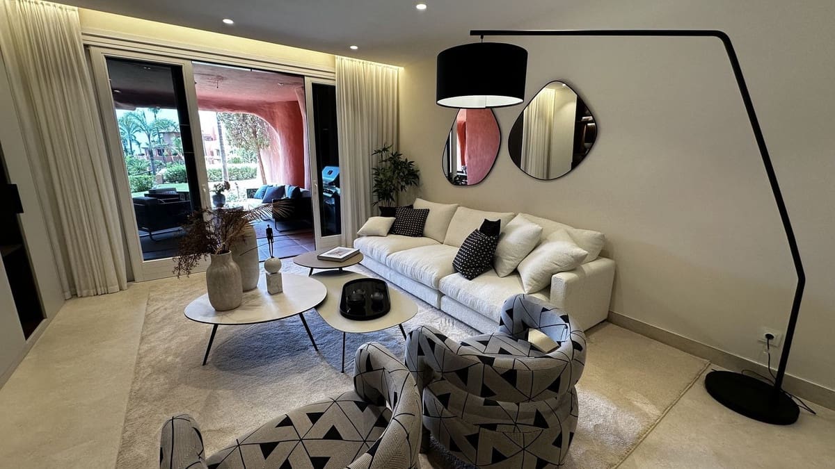 3 bedroom Apartment for sale in Estepona with pool garage - € 1,825,000 (Ref: 9628084)