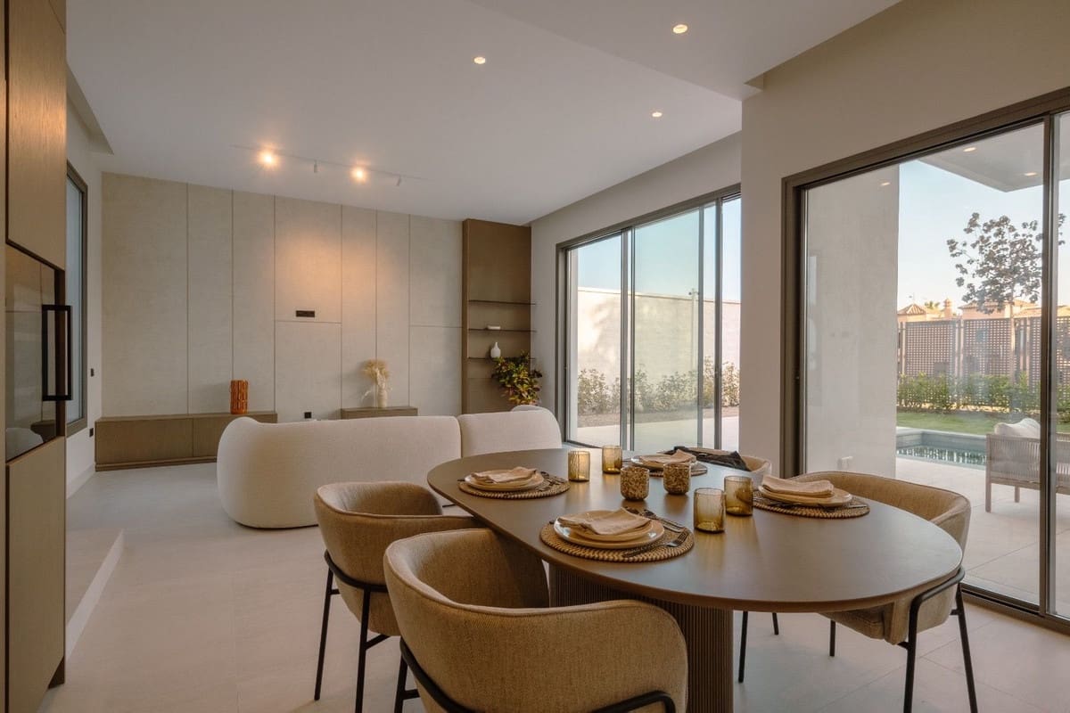 4 slaapkamer Villa te koop in Estepona met zwembad garage - € 1.695.000 (Ref: 9628085)