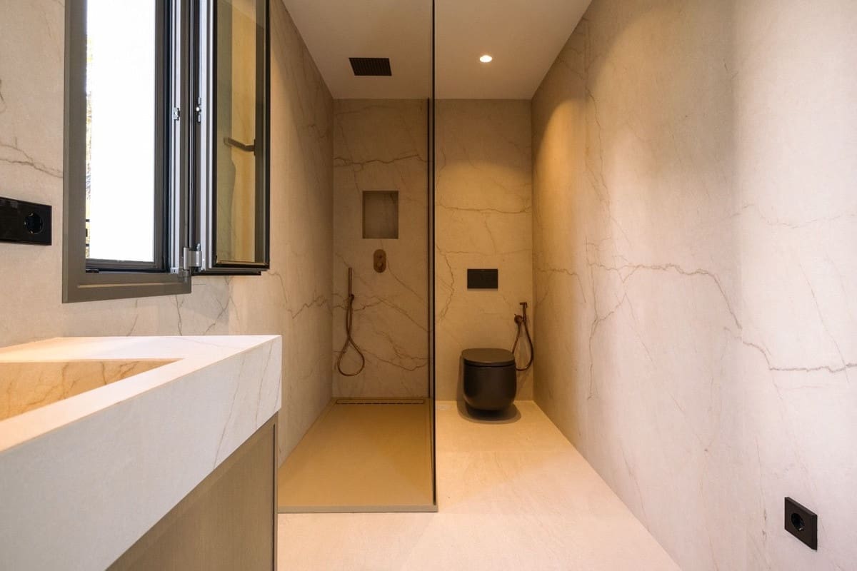 4 slaapkamer Villa te koop in Estepona met zwembad garage - € 1.695.000 (Ref: 9628085)