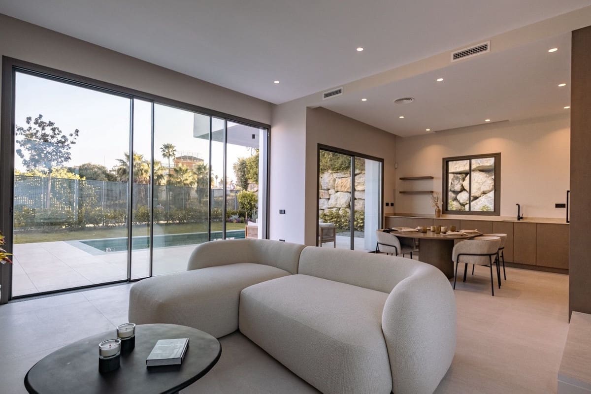 4 slaapkamer Villa te koop in Estepona met zwembad garage - € 1.695.000 (Ref: 9628085)