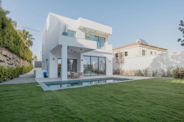 4 soverom Villa til salgs i Estepona med svømmebasseng garasje - € 1 695 000 (Ref: 9628085)
