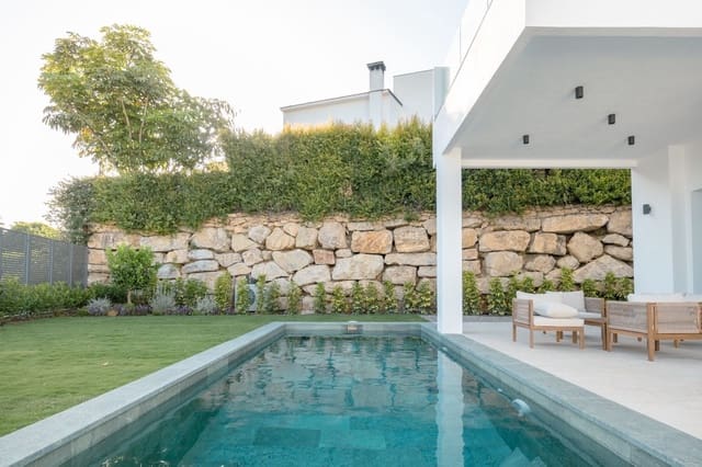 4 soverom Villa til salgs i Estepona med svømmebasseng garasje - € 1 695 000 (Ref: 9628085)