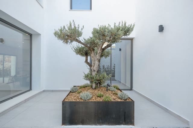 4 soverom Villa til salgs i Estepona med svømmebasseng garasje - € 1 695 000 (Ref: 9628085)