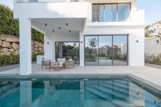 4 soverom Villa til salgs i Estepona med svømmebasseng garasje - € 1 695 000 (Ref: 9628085)