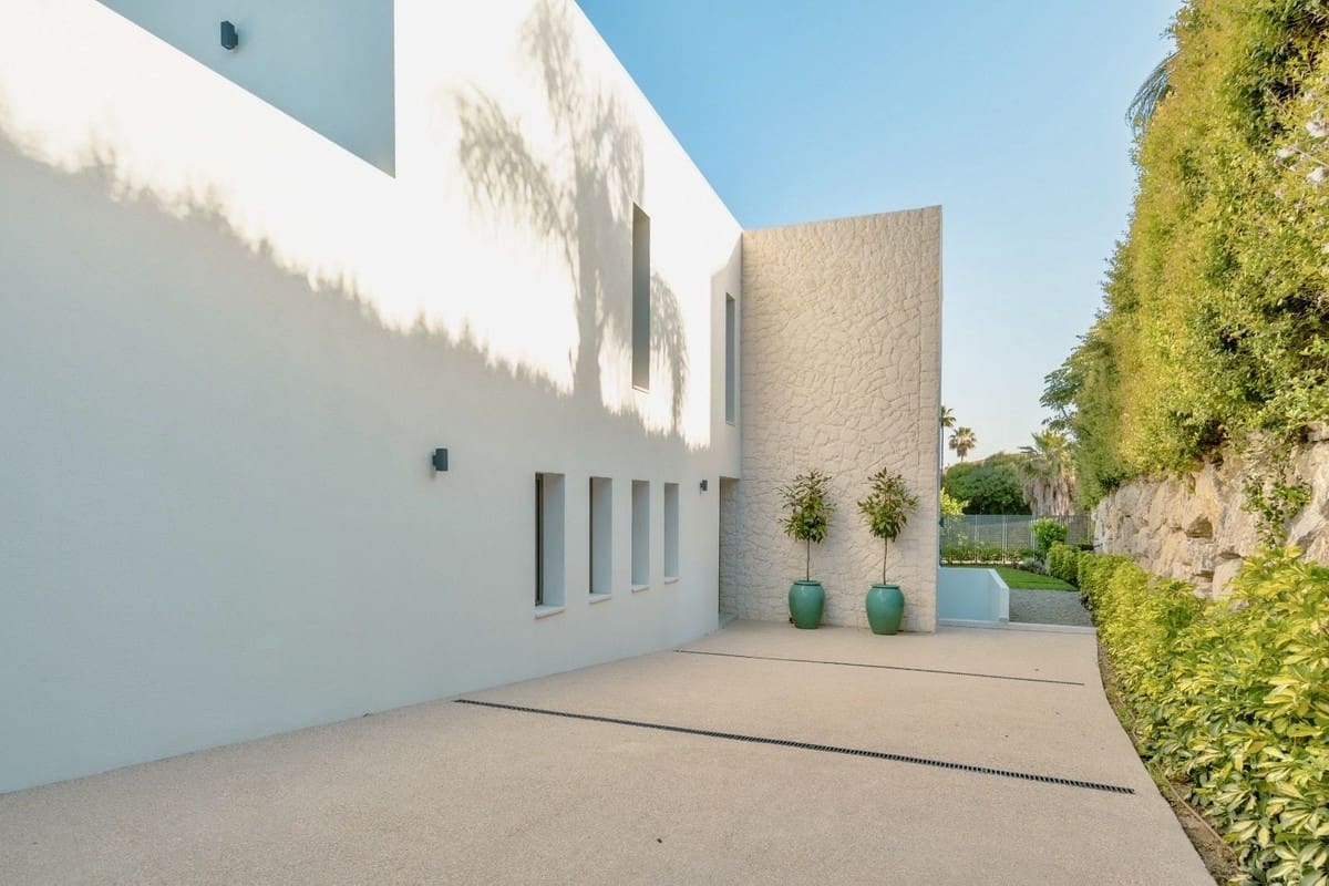 4 slaapkamer Villa te koop in Estepona met zwembad garage - € 1.695.000 (Ref: 9628085)
