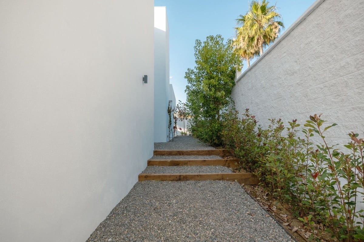 4 slaapkamer Villa te koop in Estepona met zwembad garage - € 1.695.000 (Ref: 9628085)