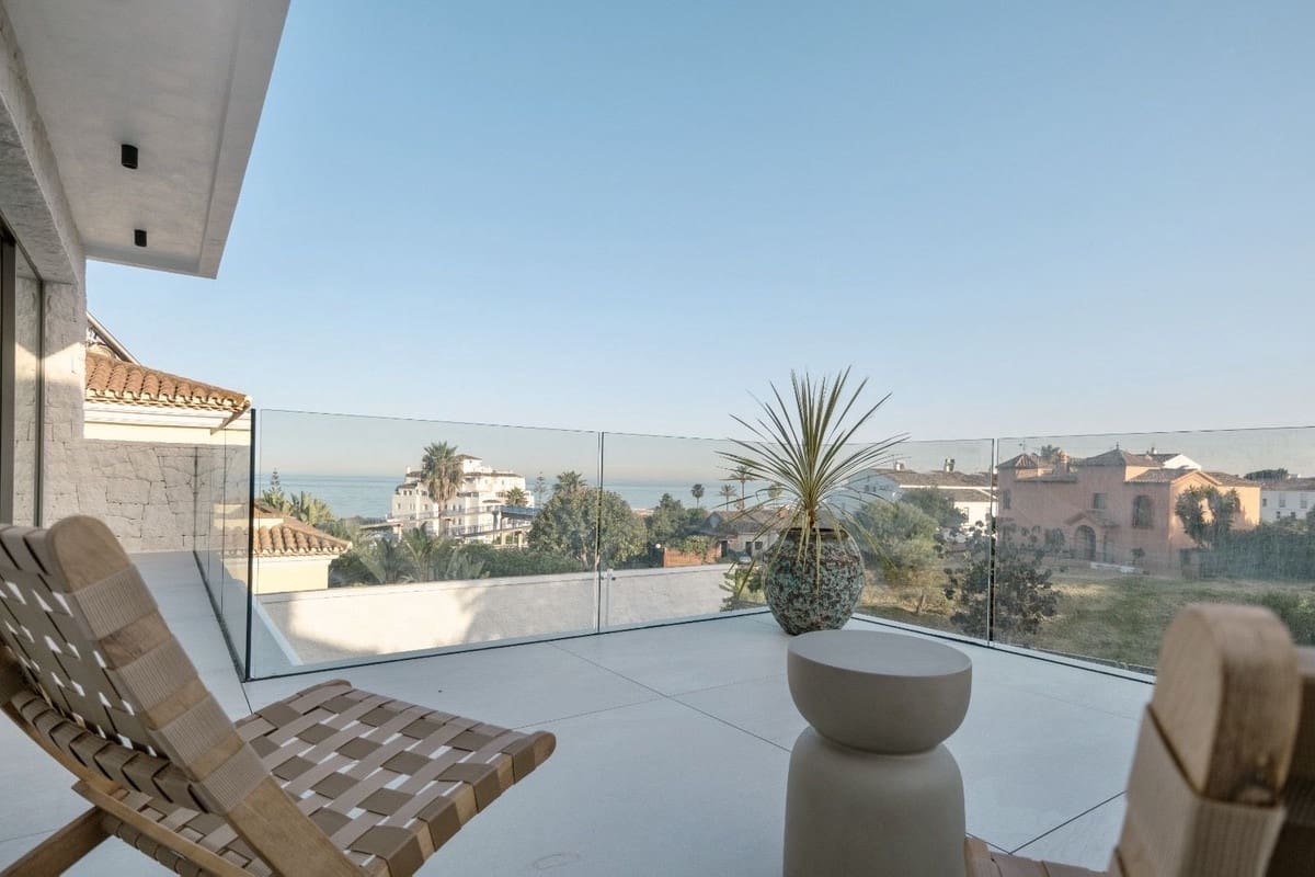 4 slaapkamer Villa te koop in Estepona met zwembad garage - € 1.695.000 (Ref: 9628085)