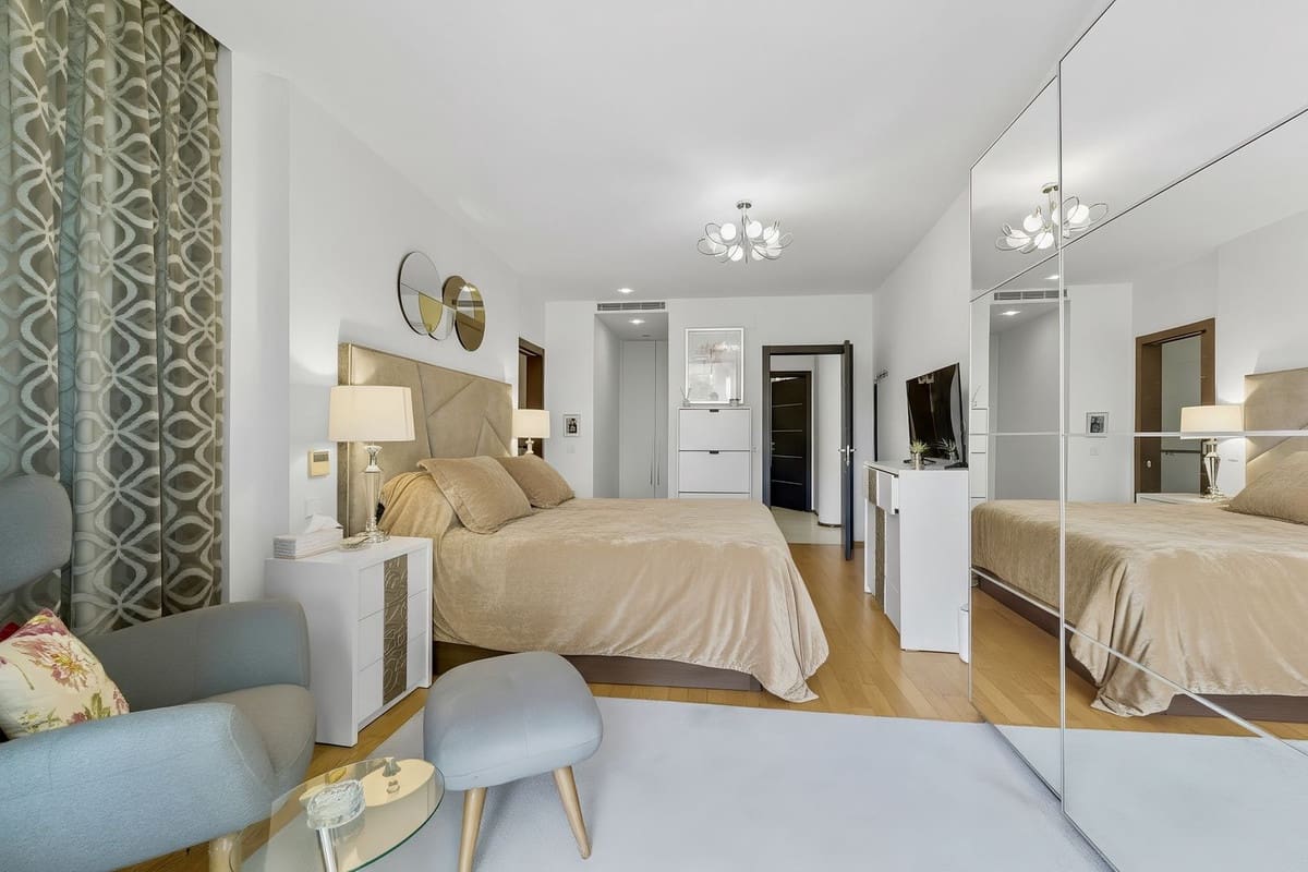 2 sovrum Hus till salu i Marbella med pool garage - 1 417 500 € (Ref: 9628086)