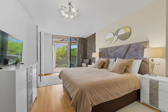 2 soveværelse Byhus til salg i Marbella med swimmingpool garage - € 1.417.500 (Ref: 9628086)