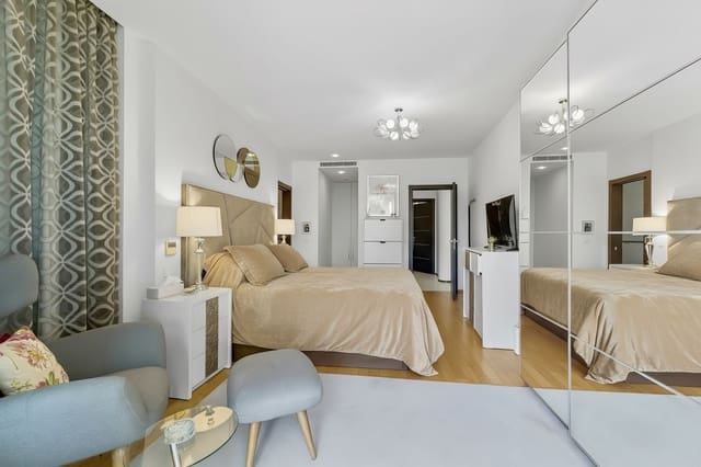 2 soveværelse Byhus til salg i Marbella med swimmingpool garage - € 1.417.500 (Ref: 9628086)