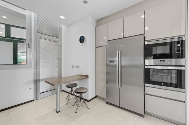 2 slaapkamer Huis te koop in Marbella met zwembad garage - € 1.417.500 (Ref: 9628086)