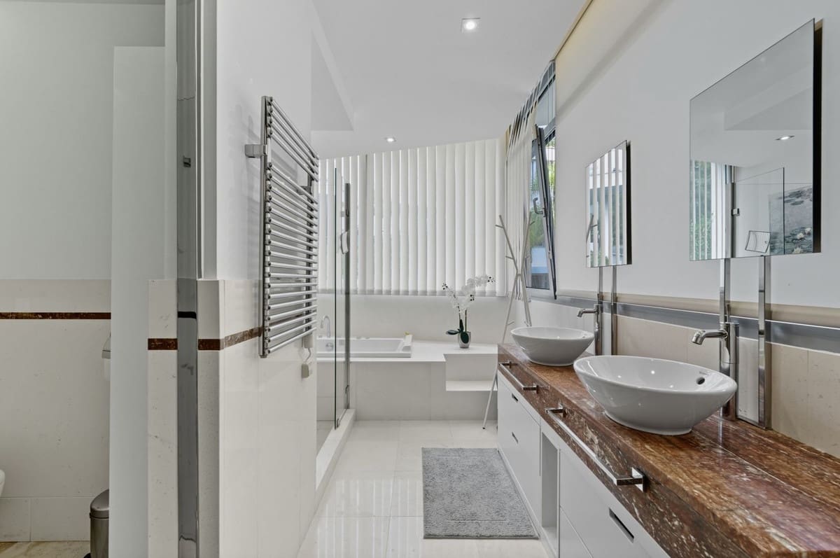 2 sypialnia Dom na sprzedaż w Marbella z basenem garażem - 1 417 500 € (Ref: 9628086)