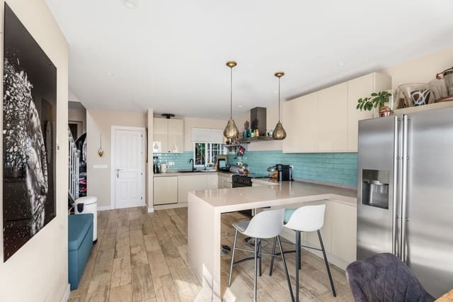 3 soverom Hus til salgs i Golden Mile, Marbella med svømmebasseng garasje - € 1 250 000 (Ref: 9628087)