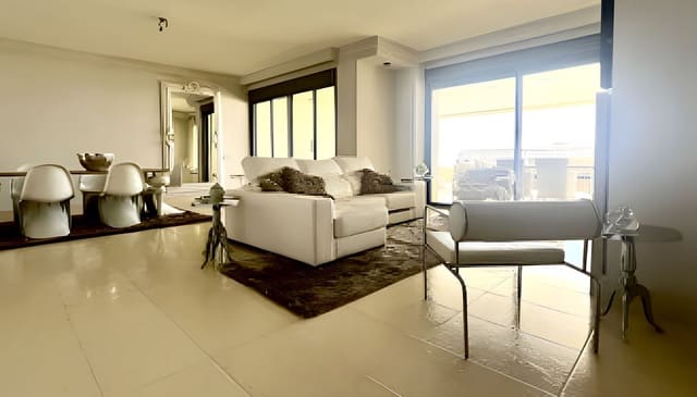 2 soverom Leilighet til salgs i Los Monteros, Marbella med svømmebasseng garasje - € 610 000 (Ref: 9628088)