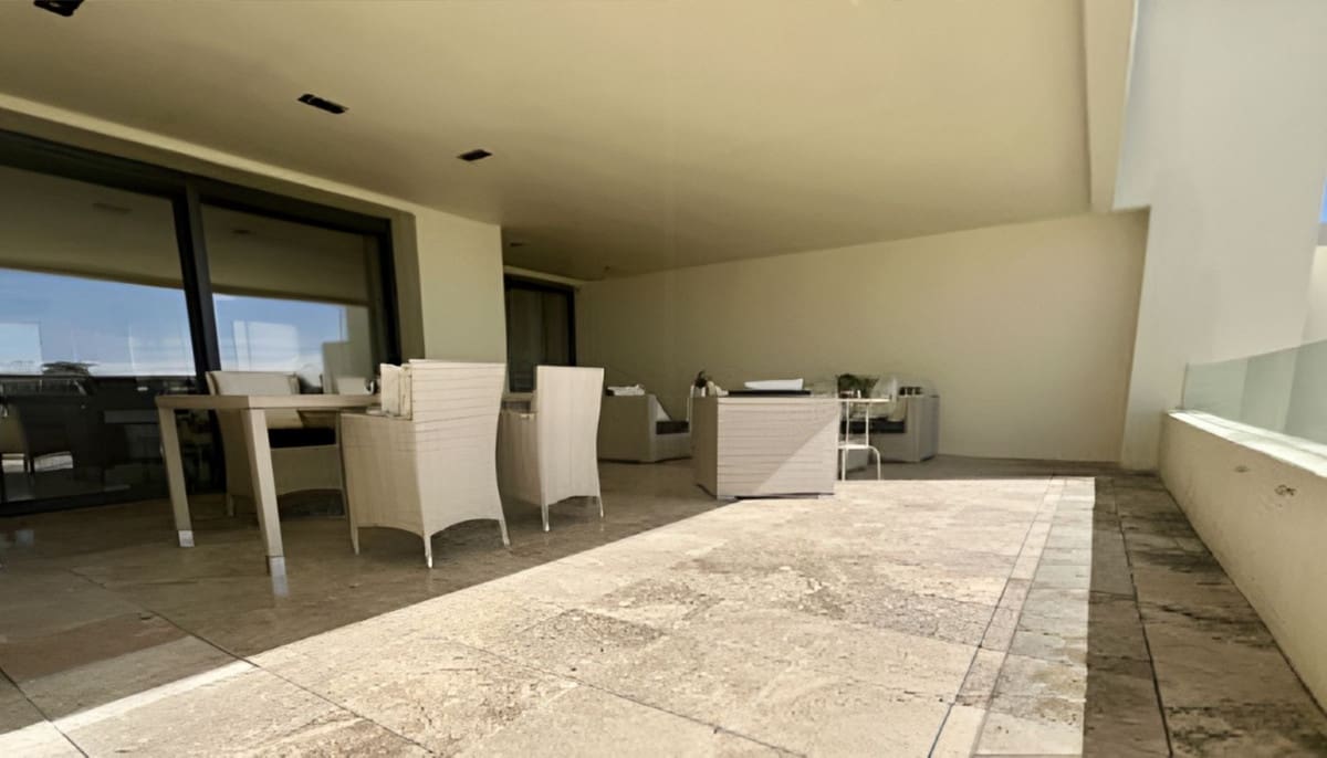 2 soverom Leilighet til salgs i Los Monteros med svømmebasseng garasje - € 610 000 (Ref: 9628088)