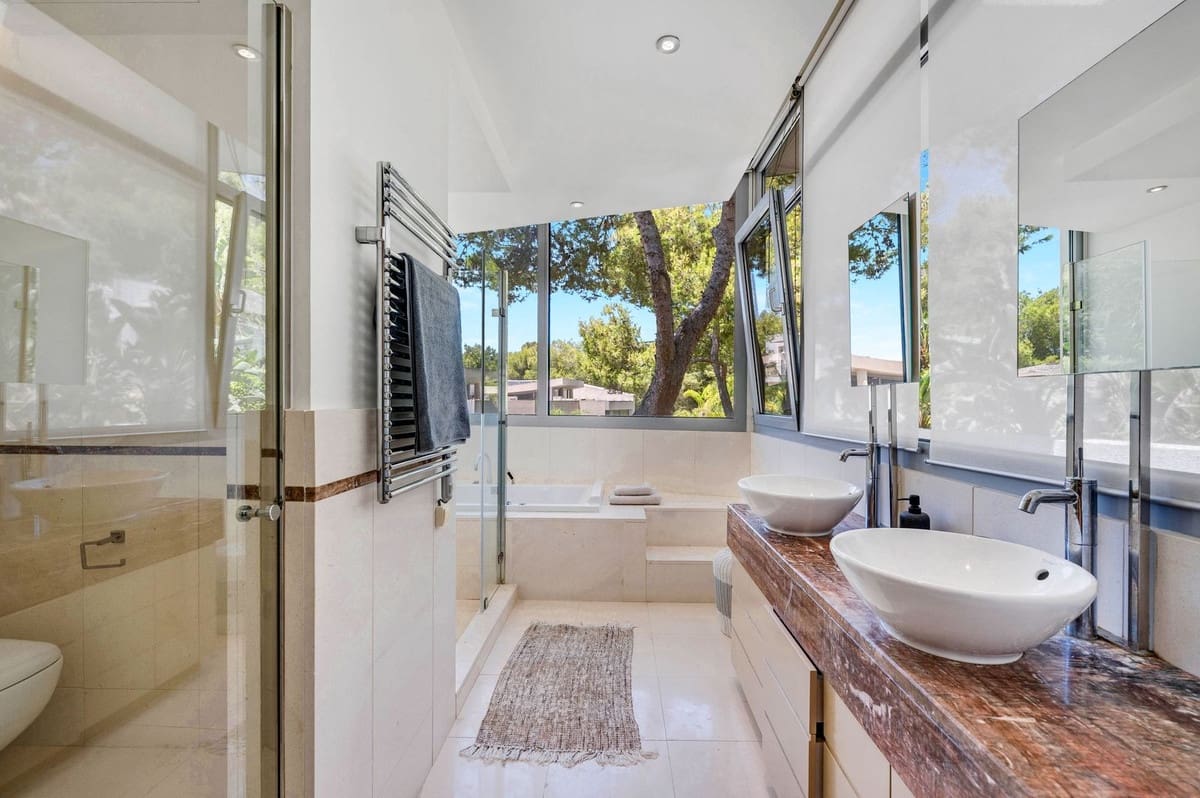 2 sovrum Semi-fristående Villa till salu i Marbella med pool garage - 1 550 000 € (Ref: 9628090)