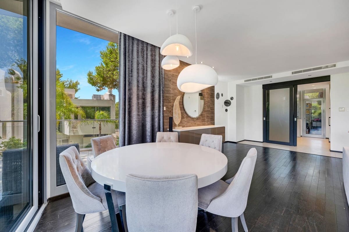 2 sovrum Semi-fristående Villa till salu i Marbella med pool garage - 1 550 000 € (Ref: 9628090)