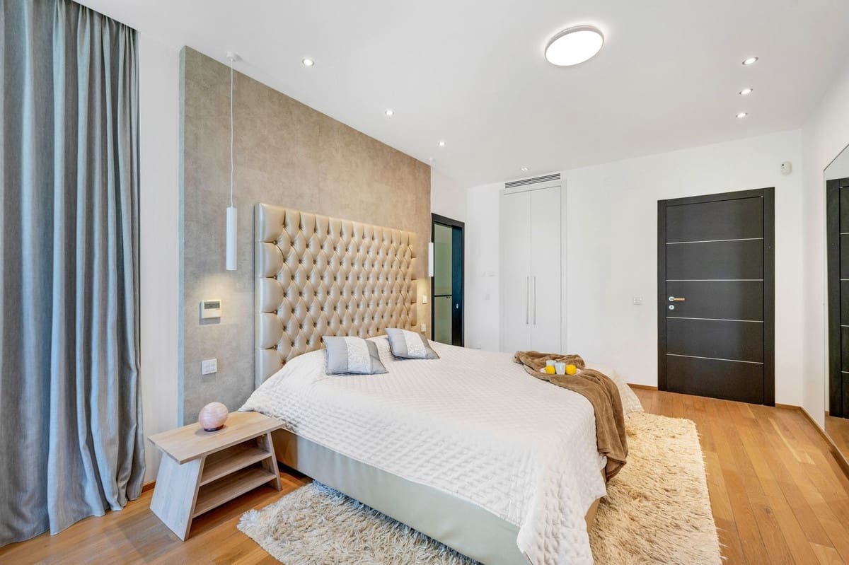 2 sovrum Semi-fristående Villa till salu i Marbella med pool garage - 1 550 000 € (Ref: 9628090)