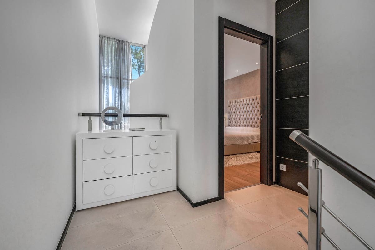 2 chambre Villa/Maison Semi-Mitoyenne à vendre à Marbella avec piscine garage - 1 550 000 € (Ref: 9628090)