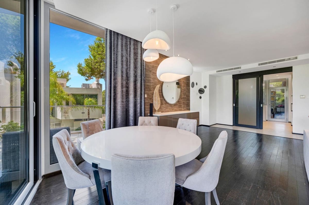 2 chambre Villa/Maison Semi-Mitoyenne à vendre à Marbella avec piscine garage - 1 550 000 € (Ref: 9628090)