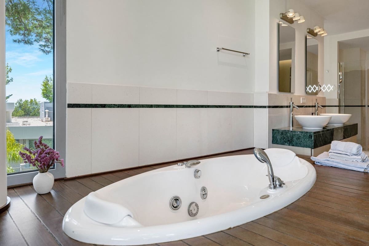 2 chambre Villa/Maison Semi-Mitoyenne à vendre à Marbella avec piscine garage - 1 550 000 € (Ref: 9628090)