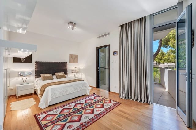   2 soveværelse   ferieSemi-Rækkehus i Marbella med   swimmingpool  garage  - € 6.500 (Ref: 9628091)