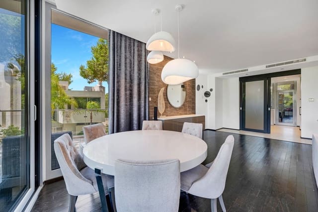   2 soveværelse   ferieSemi-Rækkehus i Marbella med   swimmingpool  garage  - € 6.500 (Ref: 9628091)