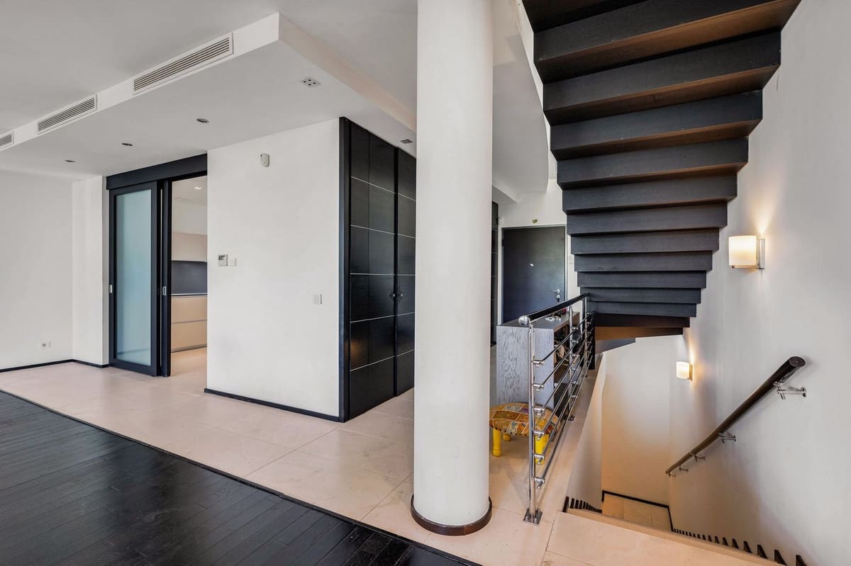 Villa/Maison Semi-Mitoyenne de 2 chambres de location de vacances à Marbella avec piscine garage - 6 500 € (Ref: 9628091)