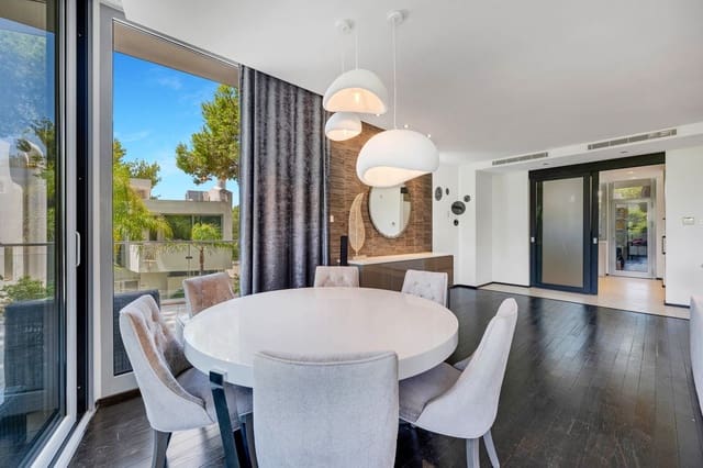 2 soverom Kjedet enebolig til salgs i Marbella med svømmebasseng garasje - € 6 500 (Ref: 9628091)