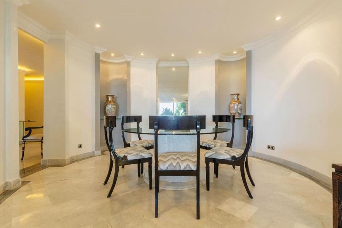 3 soverom Leilighet til salgs i Puerto Banus med svømmebasseng garasje - € 5 100 000 (Ref: 9650596)