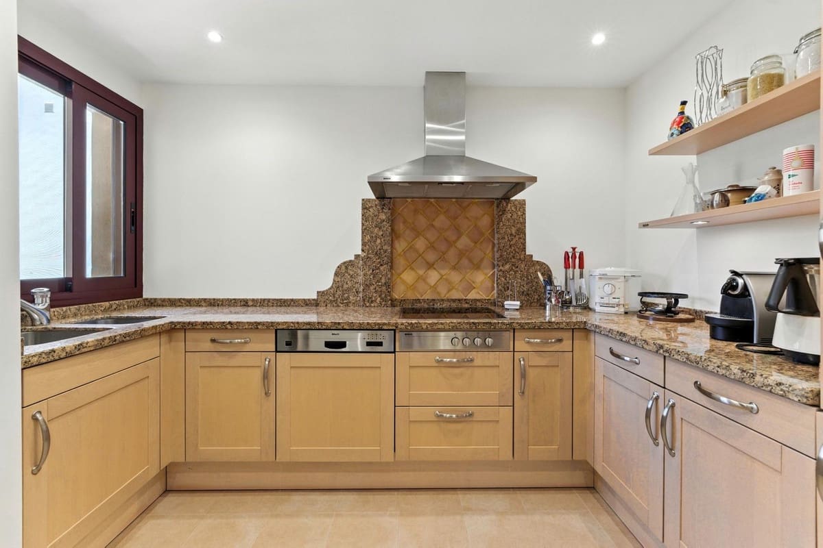 2 bedroom Apartment for sale in Costalita with pool garage - € 1,490,000 (Ref: 9672083)